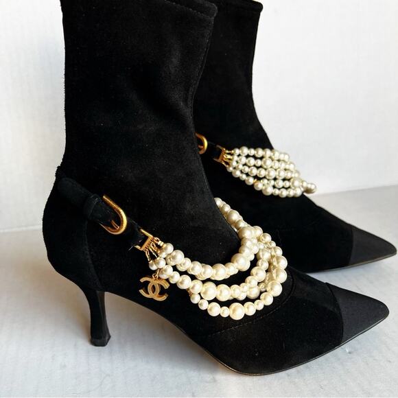 CHANEL 21A Suede Pearl String CC Charm Logo Ankle Bootie Boots Kitten Heel 35C - Picture 5 of 9